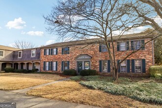 3075 Colonial Way in Atlanta, GA - Building Photo - Building Photo