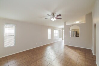 25279 W Parkside Ln S in Buckeye, AZ - Building Photo - Building Photo