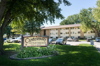 Canterbury Apartments in Sioux Falls, SD - Building Photo - Building Photo