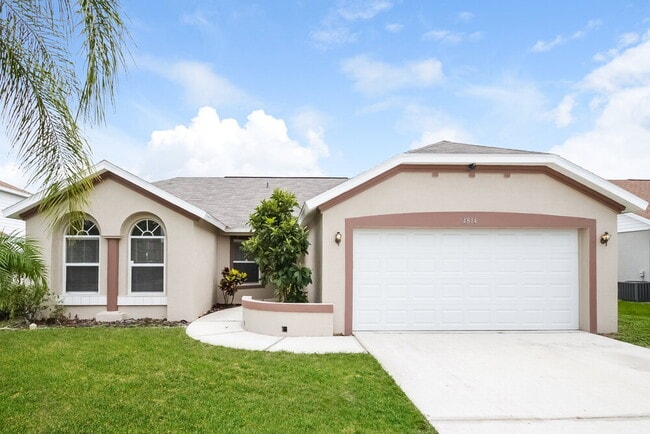 property at 4814 11th Ave Cir E