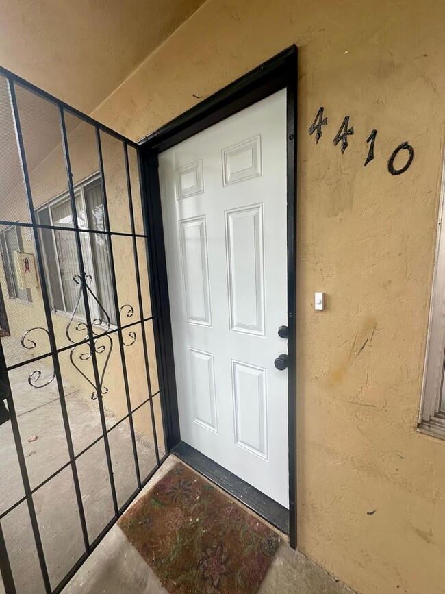 4410 Dawes St in San Diego, CA - Building Photo - Building Photo