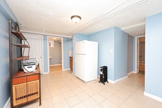 23 Hudson St in Milton, MA - Foto de edificio - Building Photo