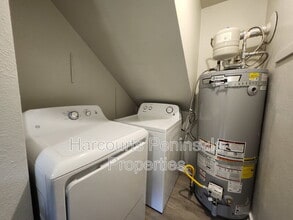 2831 NE Center St in Bremerton, WA - Building Photo - Building Photo