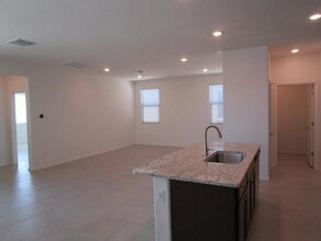7850 S New Strike Way in Tucson, AZ - Building Photo - Building Photo