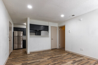 The Kimberly in Fort Worth, TX - Building Photo - Interior Photo