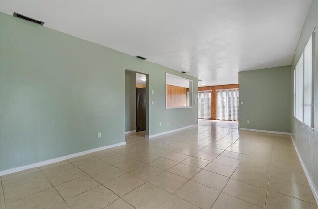 2285 Ave C SW in Winter Haven, FL - Building Photo - Building Photo