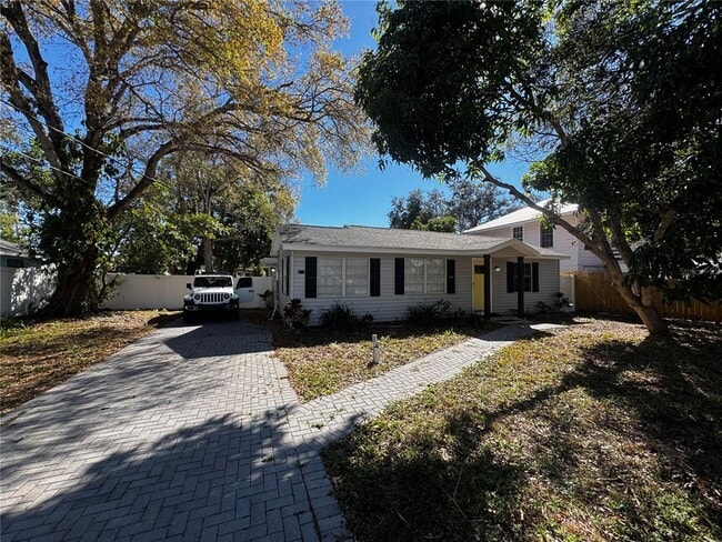 3008 Hillview St in Sarasota, FL - Building Photo - Building Photo