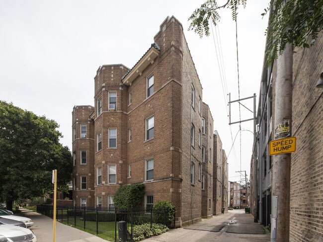 2243-51 W. Eastwood Ave. in Chicago, IL - Building Photo - Building Photo