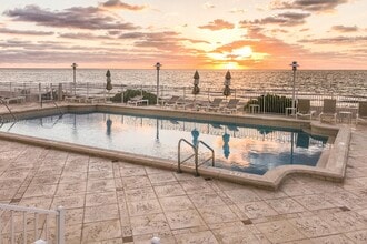 1200 S Ocean Blvd in Boca Raton, FL - Foto de edificio - Building Photo