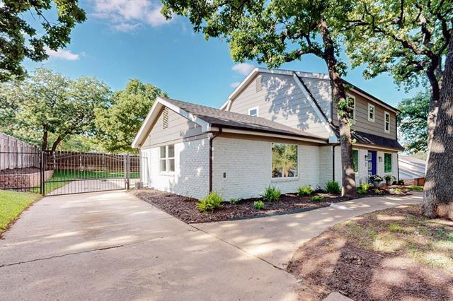 53 Devonshire in Bedford, TX - Building Photo