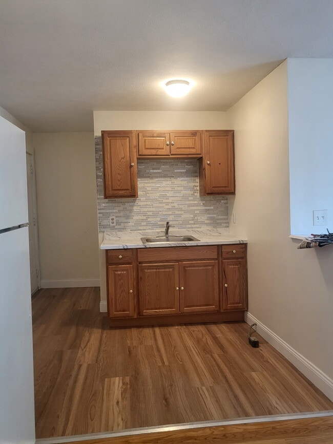 108 Union St, Unit Apt #1 in Lynn, MA - Building Photo - Building Photo