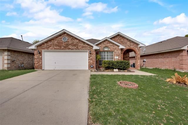 912 Churchhill Dr in Saginaw, TX - Building Photo - Building Photo