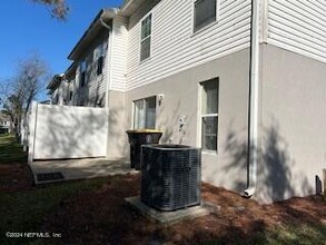 7428 Palm Hills Dr in Jacksonville, FL - Building Photo - Building Photo