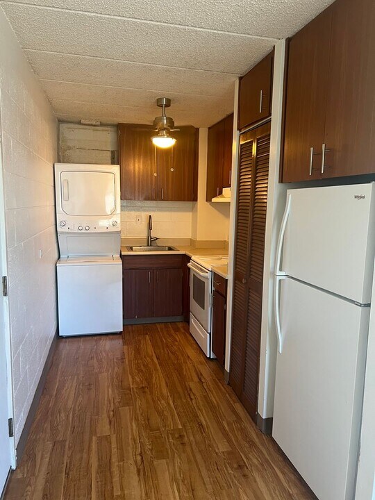 2015 Wilder Ave in Honolulu, HI - Building Photo