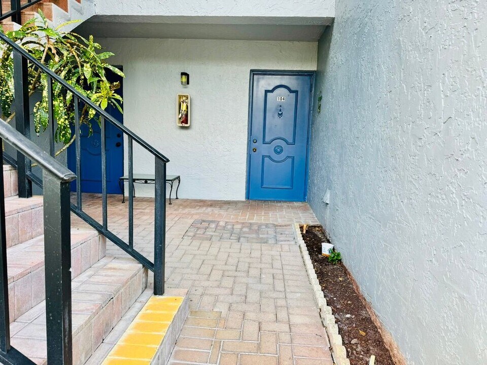 14823 Cumberland Dr in Delray Beach, FL - Building Photo