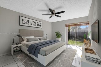 20932 SW 118th Ave in Miami, FL - Foto de edificio - Building Photo