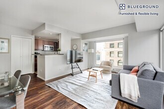 1415 2nd Ave in Seattle, WA - Foto de edificio - Building Photo