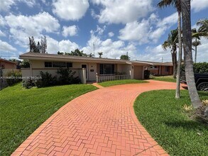 6612 Dahlia Dr in Miramar, FL - Building Photo - Building Photo