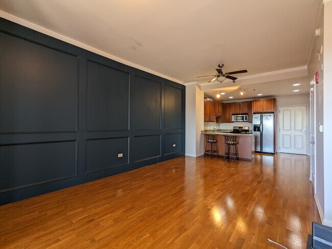 843 W Grace St, Unit 602 in Chicago, IL - Building Photo - Building Photo