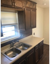 110 S 9th St in Chickasha, OK - Foto de edificio - Building Photo