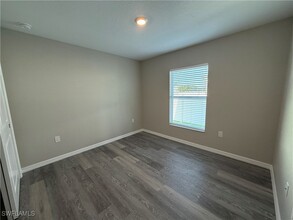 200 NW 11th St in Cape Coral, FL - Foto de edificio - Building Photo