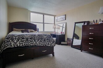 6301 N Sheridan Rd, Unit 23N in Chicago, IL - Building Photo - Building Photo