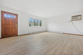 86 Harbor Dr in Stamford, CT - Foto de edificio - Building Photo