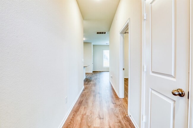 399 Magnolia Ln in Lake Jackson, TX - Building Photo - Building Photo