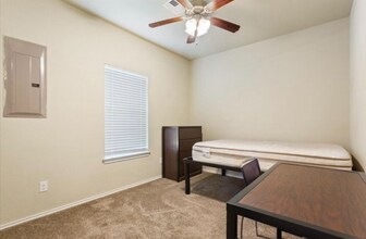 331 French Ave in Waco, TX - Foto de edificio - Building Photo