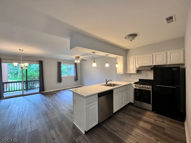 2 Gunstock Dr in Vernon, NJ - Building Photo - Building Photo