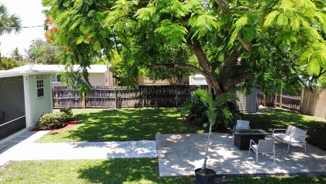 111 SW 10th Ave in Boynton Beach, FL - Building Photo - Building Photo