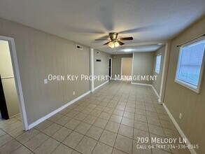 709 Melody Ln in Dothan, AL - Building Photo - Building Photo