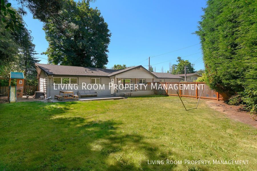 6601 SW Canyon Dr in Portland, OR - Building Photo