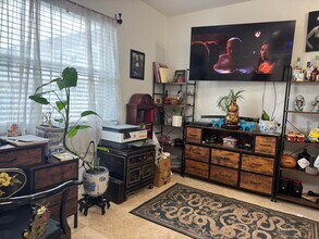 1470 N Dixie Hwy in Fort Lauderdale, FL - Building Photo - Building Photo