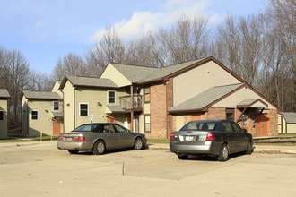 Villas of Geneva Apartments in Geneva, OH - Building Photo - Building Photo