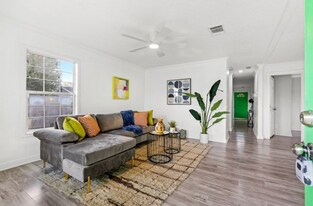 3953 10th Ave S in St. Petersburg, FL - Building Photo