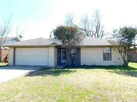 1606 Brook Glen Dr in Sanger, TX - Building Photo