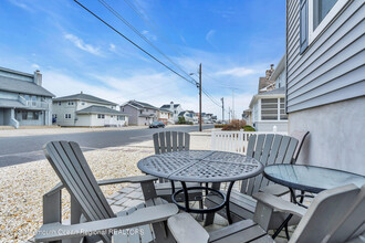 24 Virginia Ave in Lavallette, NJ - Building Photo - Building Photo