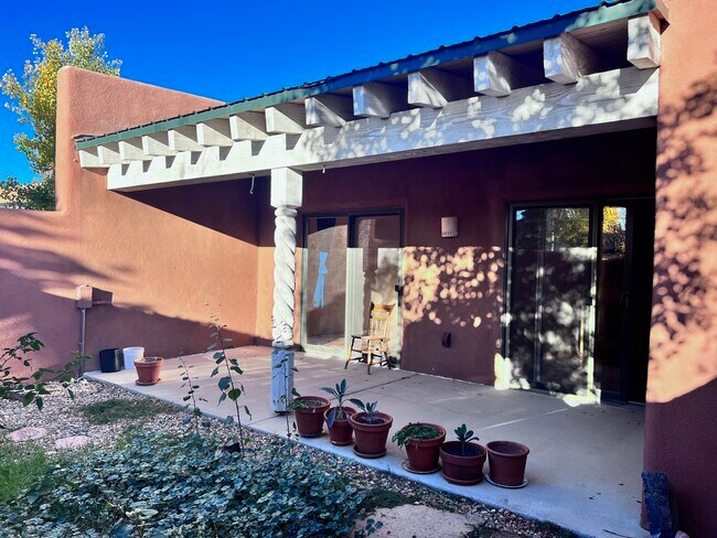 8 Cresta de Luna, in El Prado, NM - Building Photo - Building Photo