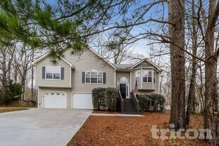 165 Bridge Landing in Douglasville, GA - Building Photo