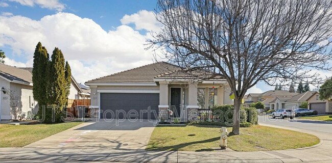 2326 Canary Dr in Rocklin, CA - Foto de edificio - Building Photo