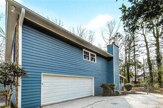 1075 Forest Heights Rd in Stone Mountain, GA - Building Photo - Building Photo