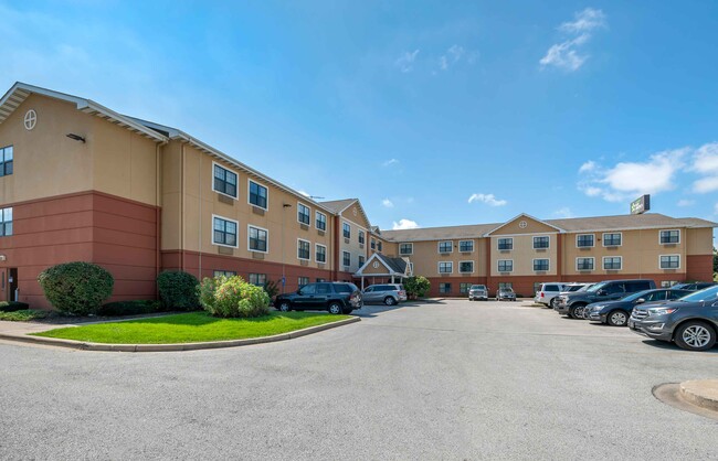 Furnished Studio-Merrillville - US Rte. 30 in Merrillville, IN - Building Photo - Building Photo