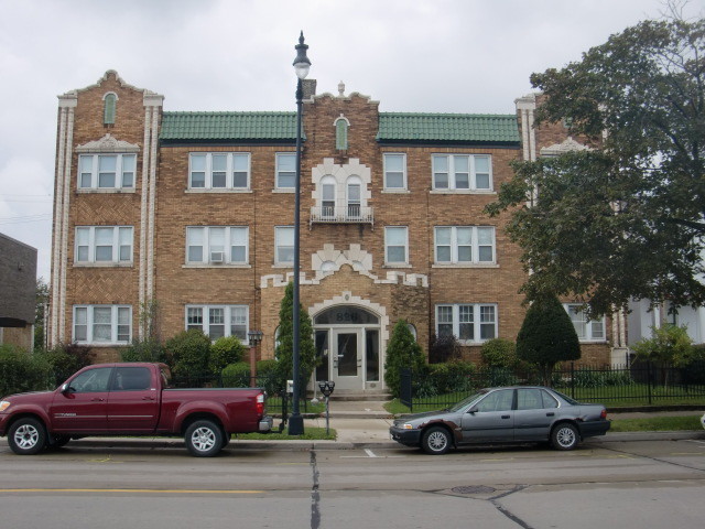 Main Street Apartments in Racine, WI - Building Photo