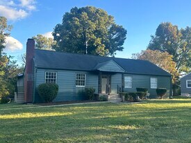 3616 Riverview Dr in Knoxville, TN - Building Photo