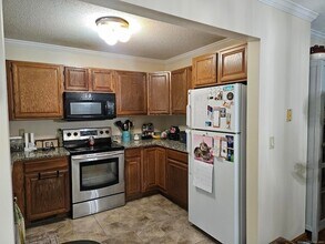 410 Emmett St in Bristol, CT - Building Photo - Building Photo