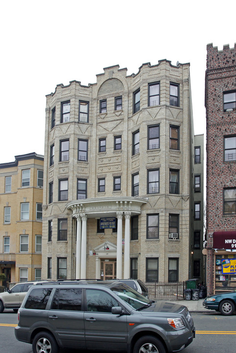 149 N Broadway in Yonkers, NY - Foto de edificio