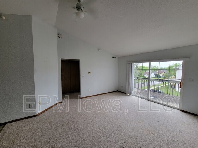 619 Johnson St in Waterloo, IA - Building Photo - Building Photo