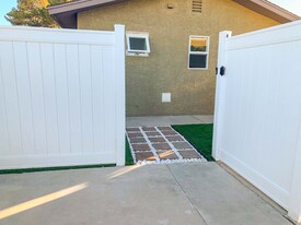 7205 Lakeland Ct in Las Vegas, NV - Building Photo