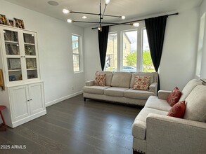 1729 W Myrna Ln in Tempe, AZ - Building Photo - Building Photo